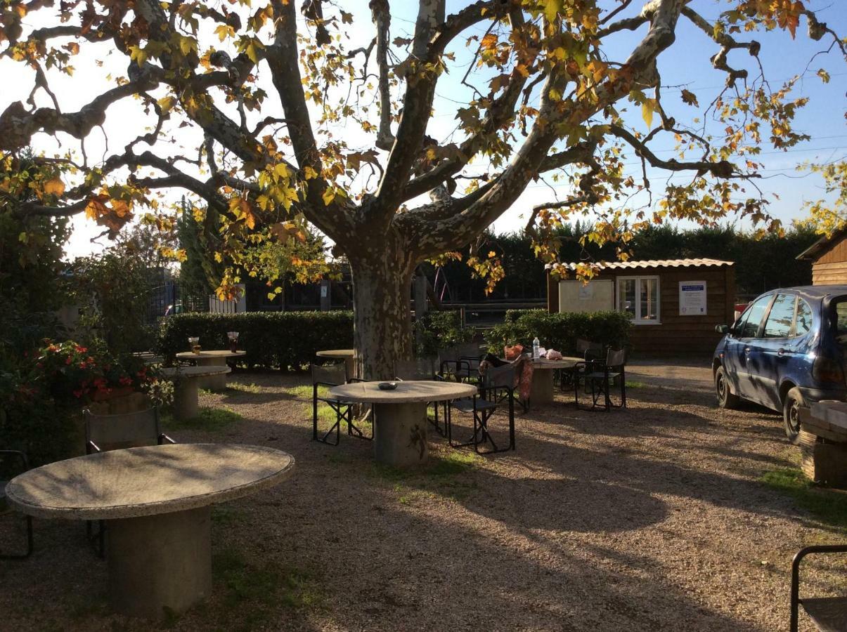 Hotel Bastide Ecurie Massilia Aubagne Exterior foto
